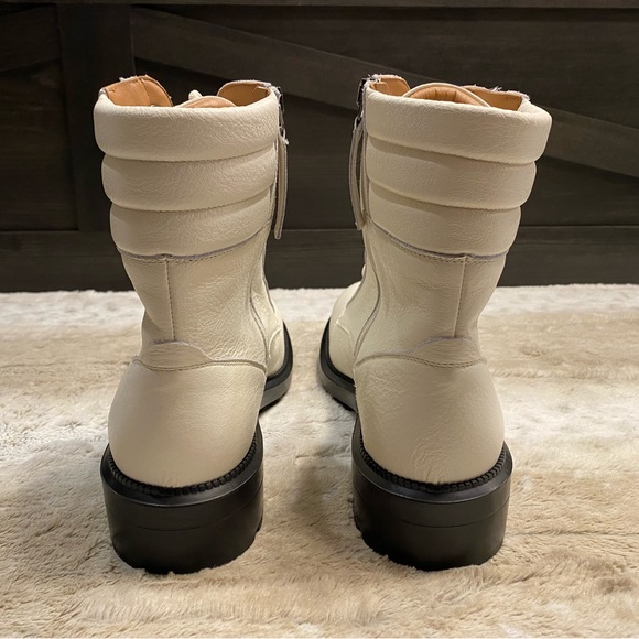 NEW💕Aquatalia Laila Water Resistant Bootie
(Women) Size 9 - Picture 11 of 14